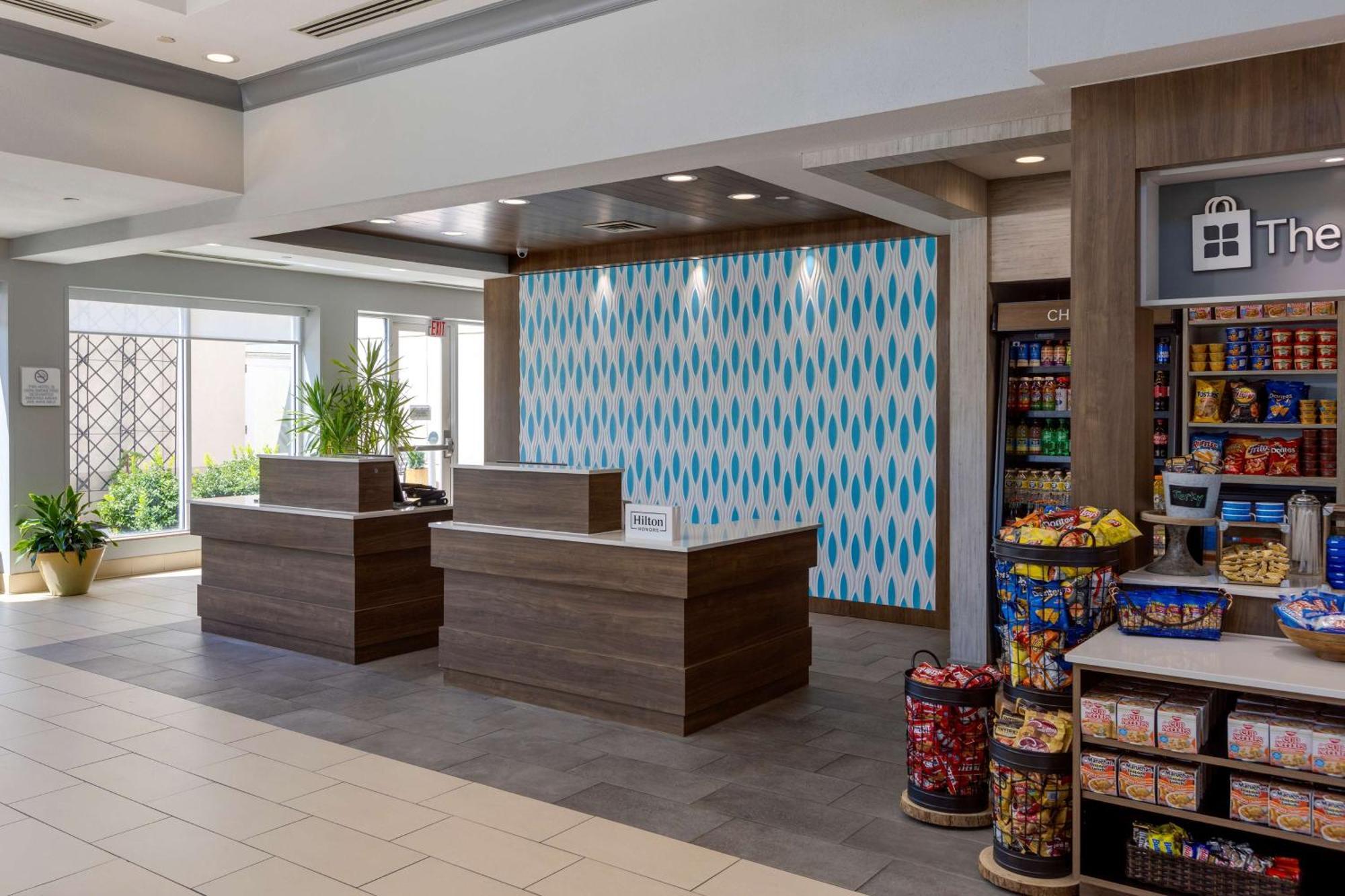 Hilton Garden Inn Oklahoma City Airport Exterior photo