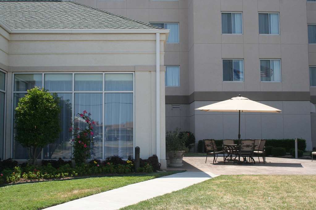 Hilton Garden Inn Oklahoma City Airport Exterior photo